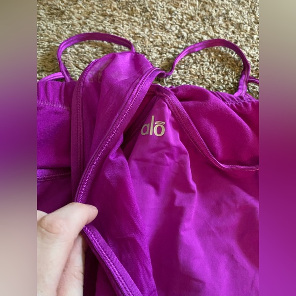 Women’s ALO Tank Top - Picture 2 of 5